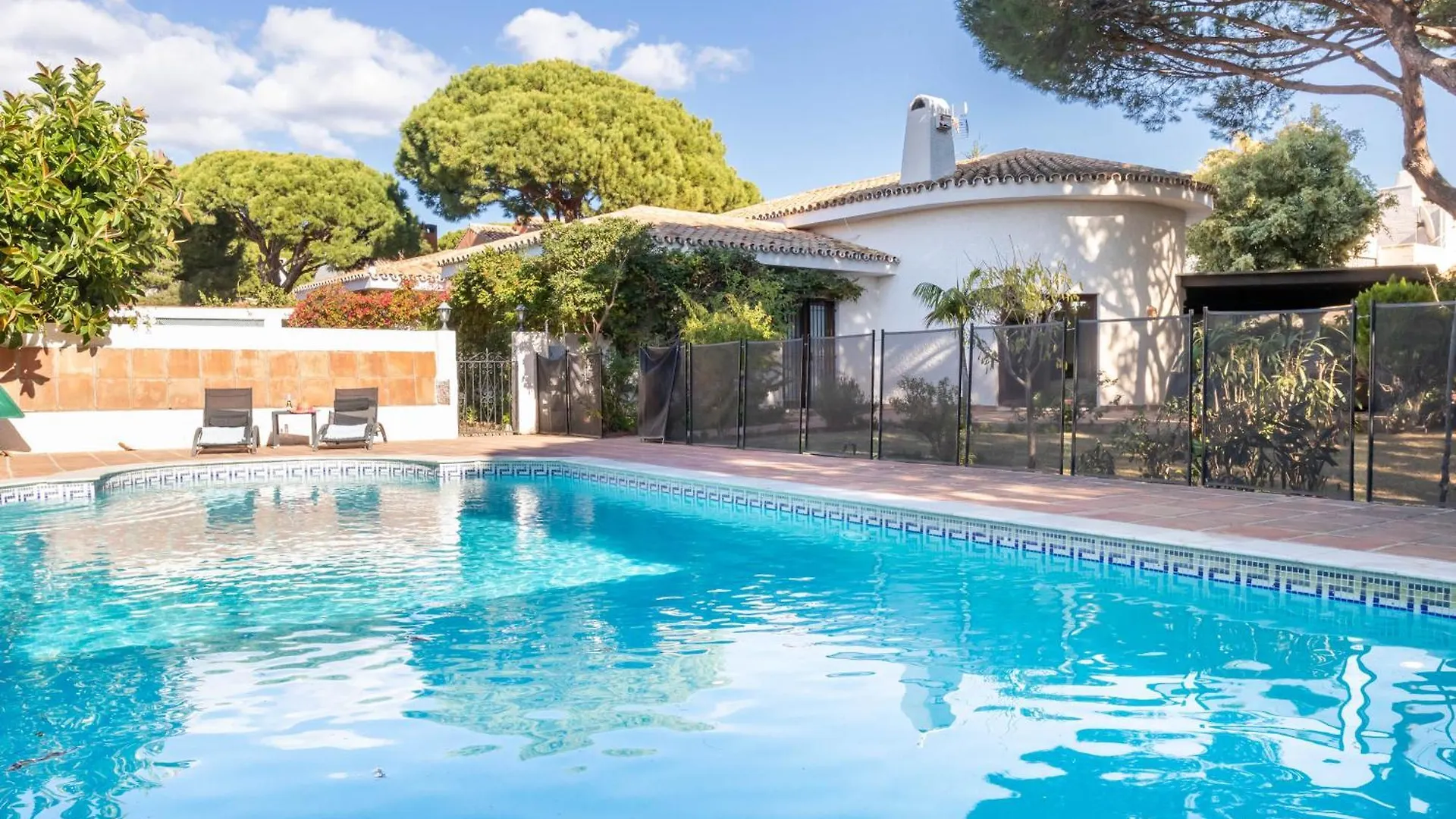 Επικοινωνία με το Villa Rosa
